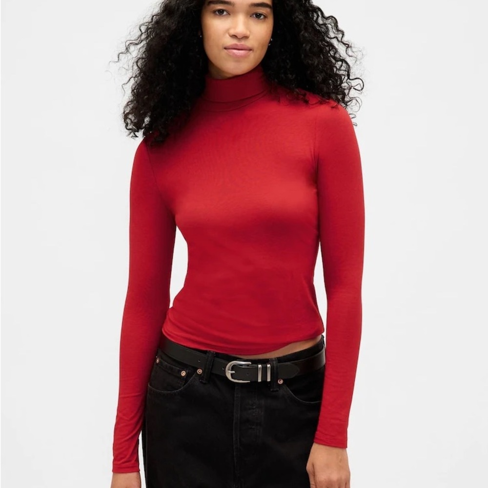 GAP Featherweight Turtleneck Top in Red